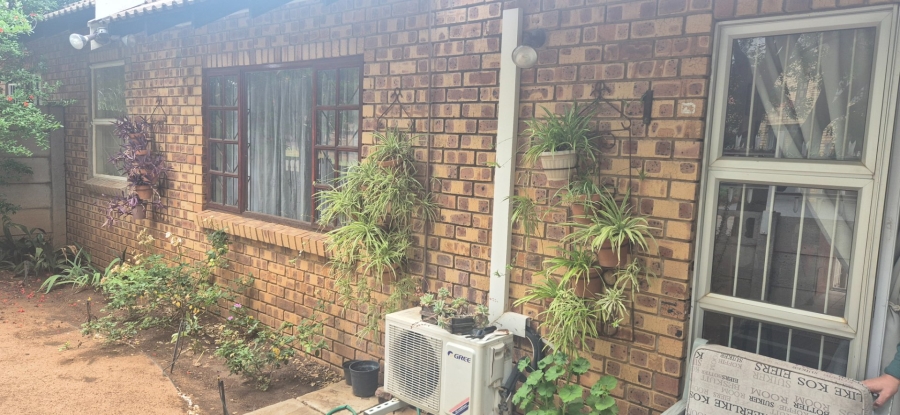 2 Bedroom Property for Sale in Uitsig Free State